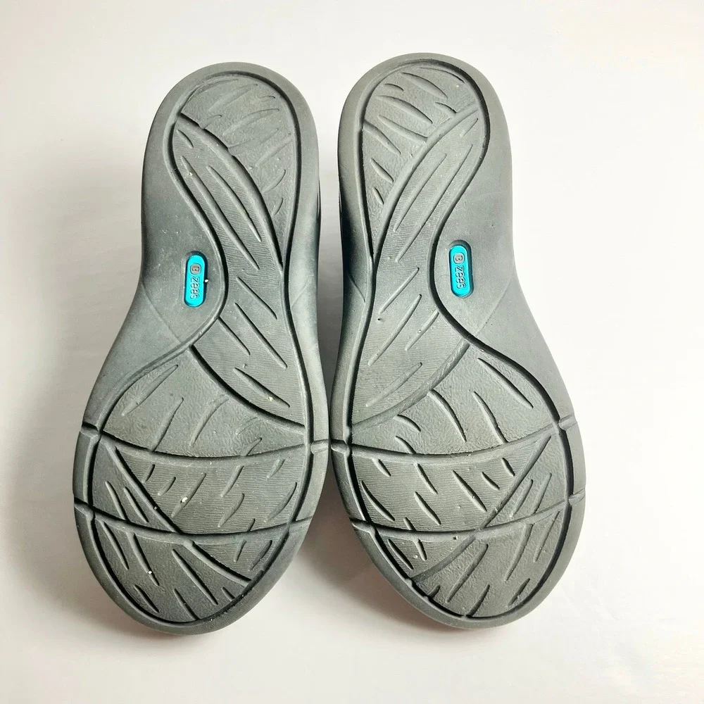 BZees Ruby Slip-On Athleisure Shoe Air-infused Wedge Sole Machine wash Sz 6.5W